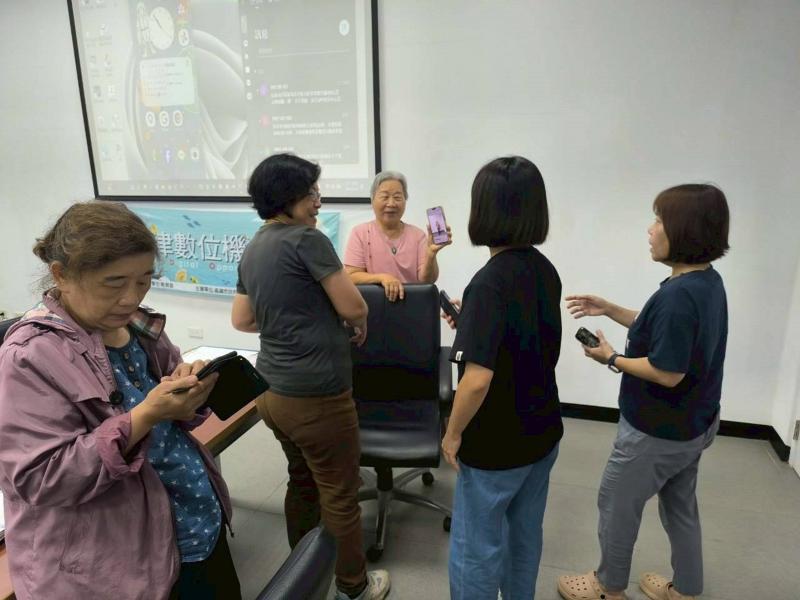 介紹AI新科技繪圖的基本概念與應用範圍,並說明AI生成圖片的操作流程及提示詞撰寫技巧。