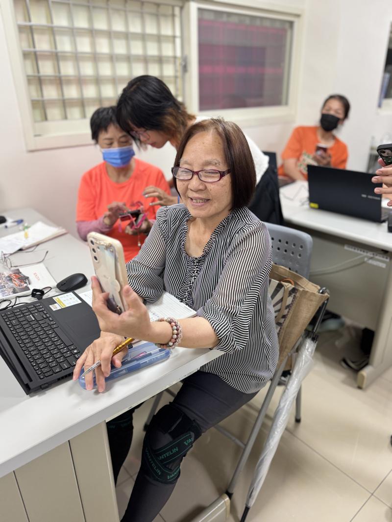 講師傳授了基礎攝影心法與運鏡技巧