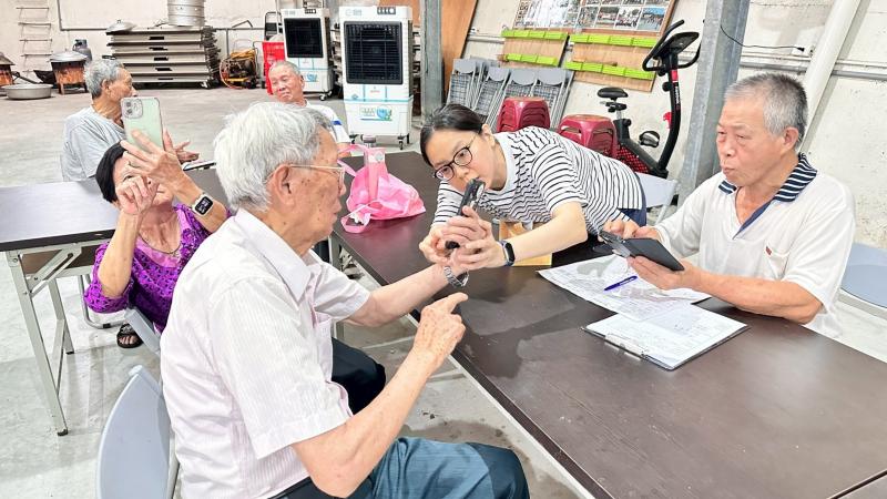 下戴AI修圖軟體，實際操作。