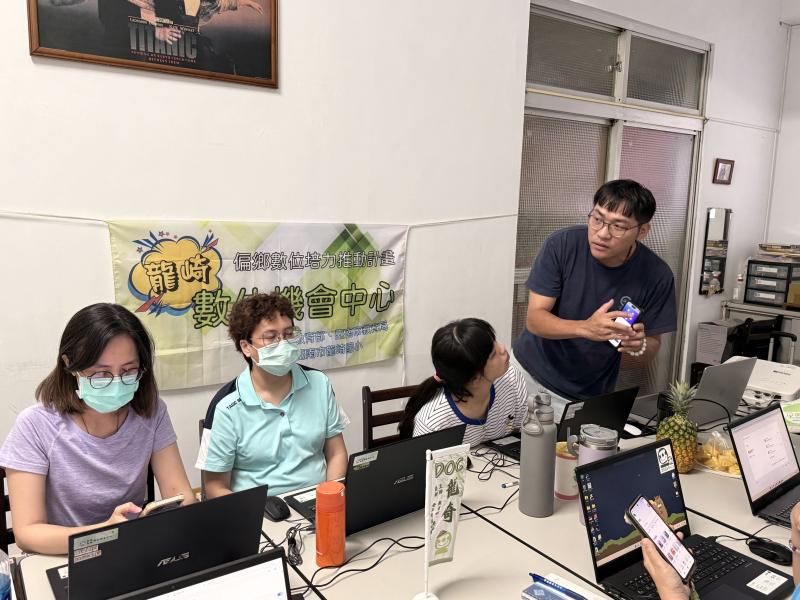 掌握畫布規格與出血,學習高清印刷與素材版權。