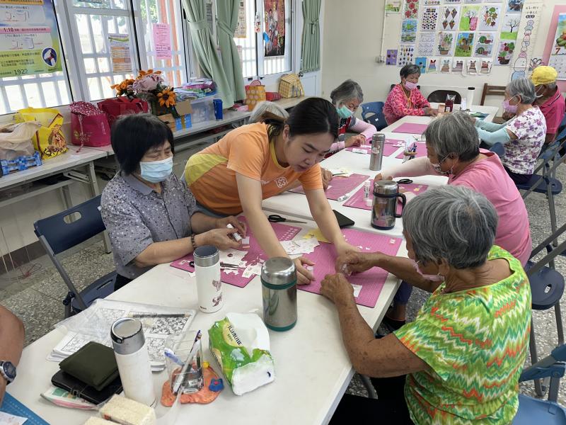 社區工作者協助
