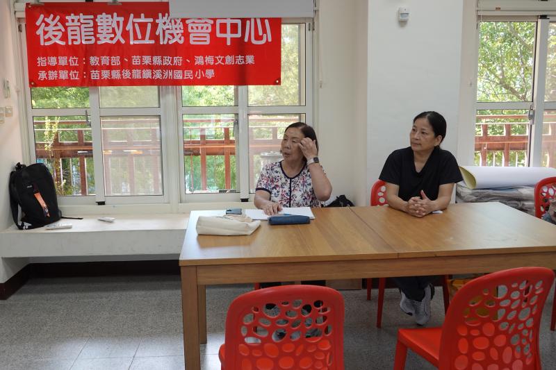 林寶珠議員全程參與研習，不只全程參與研習，上課時更是兢兢業業操作、學習，親身示範終身學習的基本理念。足為鄉親及後輩之楷模。