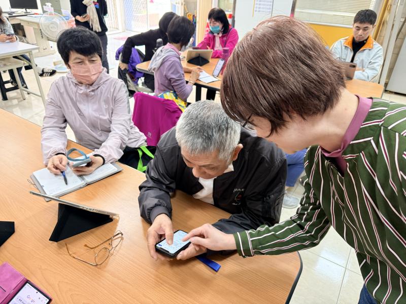 使用ai工具畫面調香
