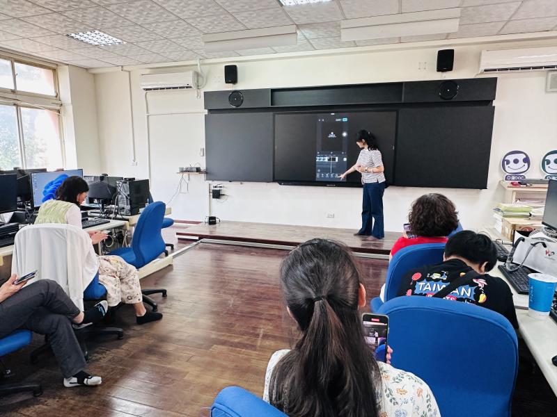 課程一開始講師先帶領學員認識手機剪輯工具的操作介面,介紹各項基本功能,並示範如何運用範本模板快速完成影片,短時間完成一支具有質感的影片,提高了大家的興趣,也令人感到新奇,降低了學員對影片剪輯的陌生感與學習門檻。