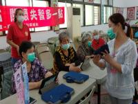 米粉嫂說「哇」我會上網了 DOC社區平板資訊教學「趣」