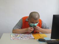 【六甲DOC】媽媽罹癌無法探視 收容人學錄有聲卡片畫漫畫送給媽媽