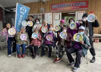 【苗栗縣府新聞】數位機會中心好學習 — 行動平板走偏鄉 部落長輩樂學習